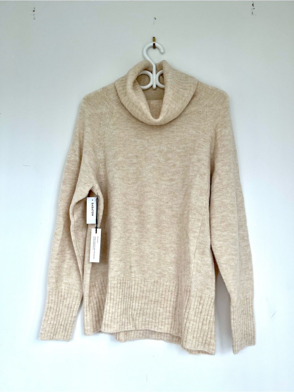 Aritzia Babaton Plutarch Sweater